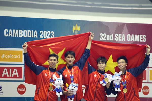 Bơi Việt Nam giành 2 HCV, phá kỷ lục SEA Games - Anh 2