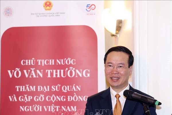 Chủ tịch nước Võ Văn Thưởng thăm Đại sứ quán Việt Nam tại Vương quốc Anh