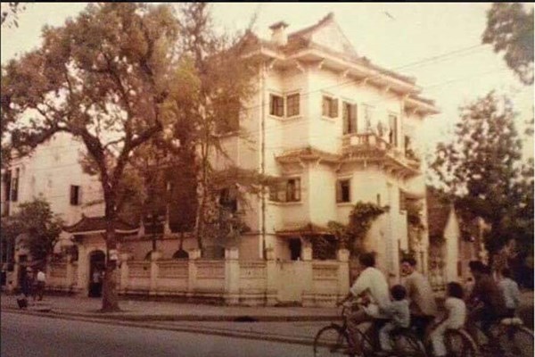 Sống mòn trong những biệt thự cũ ở Hà Nội (Bài 1): Hoang tàn hết rồi! - Anh 1