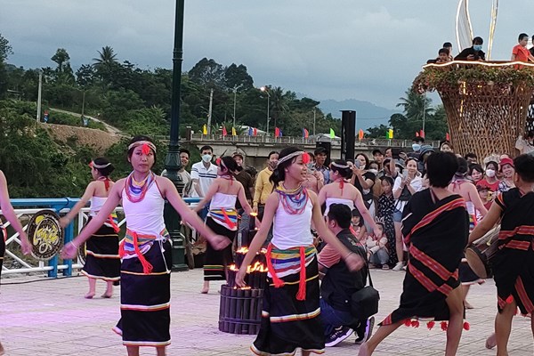 Quảng Nam: Bảo tồn văn hóa gắn với phát triển du lịch vùng cao - Anh 3