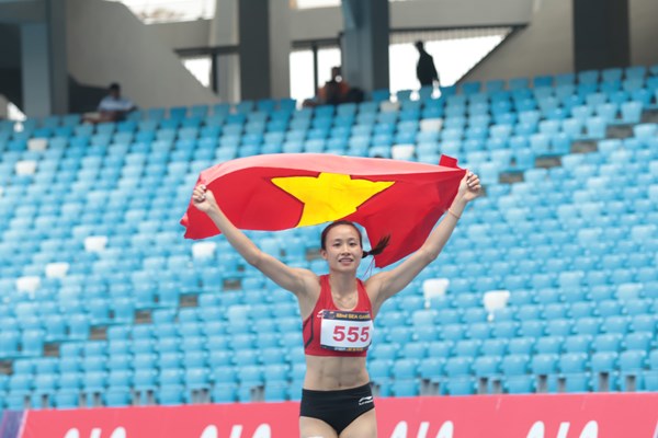 Huỳnh Thị Mỹ Tiên giành HCV nội dung 100m rào - Anh 3