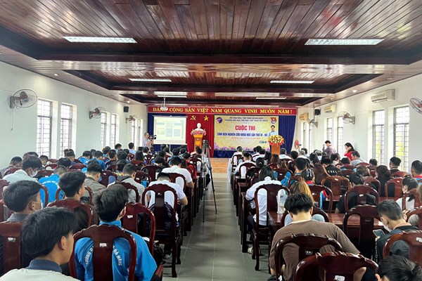 Cuộc thi sinh viên nghiên cứu khoa học tại Trường ĐH TDTT Đà Nẵng - Anh 1