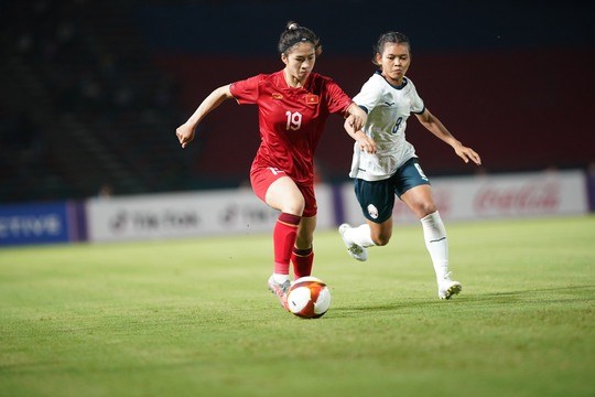 Thắng dễ chủ nhà, tuyển nữ Việt Nam vào chung kết SEA Games 32 - Anh 1