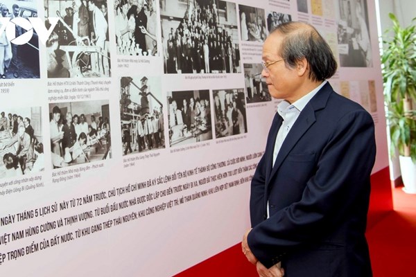 Lễ công bố Bộ sách Lịch sử ngành Công Thương Việt Nam 1945 – 2010 và Biên niên sử Công Thương Việt Nam 2011 - 2020 - Anh 3