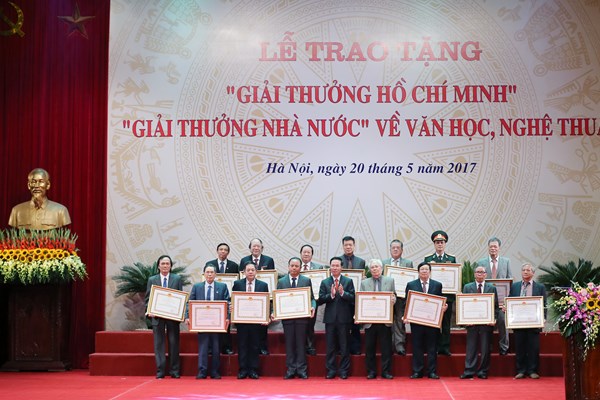 Lễ trao Giải thưởng Hồ Chí Minh, Giải thưởng Nhà nước về VHNT: Giải thưởng là niềm hạnh phúc vô giá trong cuộc đời - Anh 1