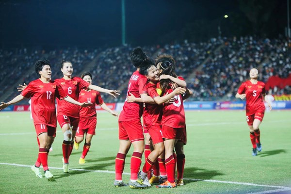 Thắng Myanmar, tuyển nữ Việt Nam lần thứ tám vô địch SEA Games - Anh 4