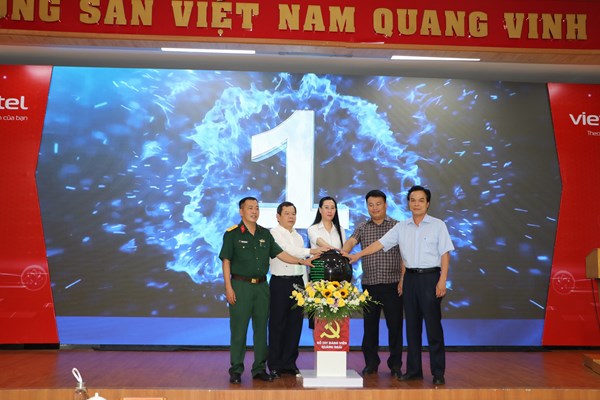 Khai trương phần mềm “Sổ tay đảng viên điện tử” tỉnh Quảng Ngãi - Anh 1