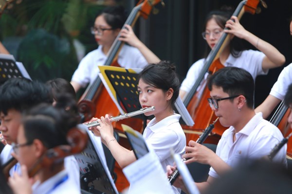 Dàn nhạc Giao hưởng trẻ Việt Nam tổ chức hòa nhạc từ thiện - Anh 1
