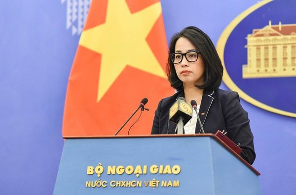 Trung Quốc lắp phao đèn báo hiệu ở Trường Sa vi phạm chủ quyền của Việt Nam - Anh 1