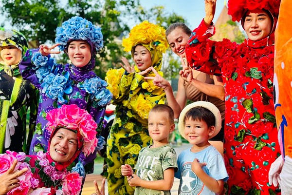 Hé lộ không khí “Tuần lễ quốc tế thiếu nhi” siêu hoành tráng tại VinWonders Nha Trang - Anh 9