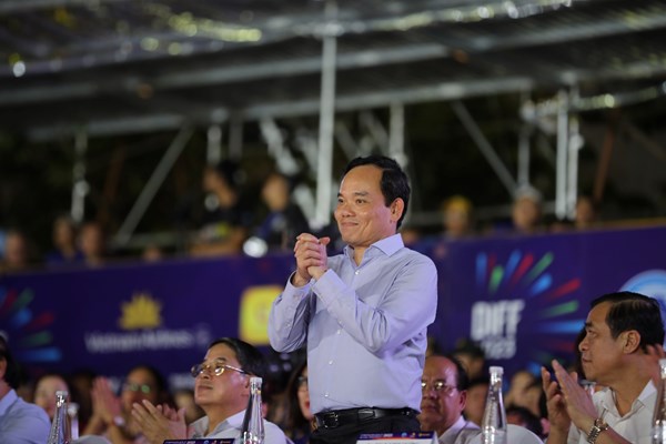Khai mạc Lễ hội pháo hoa quốc tế Đà Nẵng - DIFF 2023:   Bản hợp ca hòa bình - Anh 1