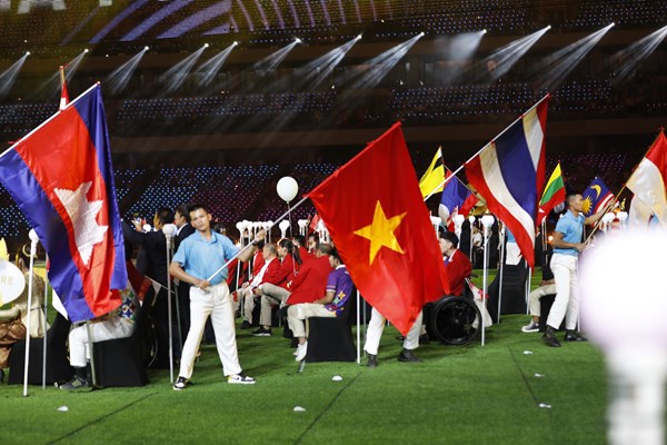 Ấn tượng Lễ khai mạc ASEAN Para Games 12 - Anh 2