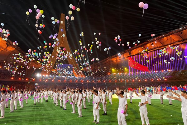 Ấn tượng Lễ khai mạc ASEAN Para Games 12 - Anh 1
