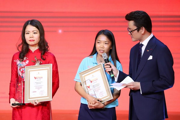 Đội tuyển Bóng đá nữ quốc gia được vinh danh tại chương trình Vinh quang Việt Nam - Anh 3