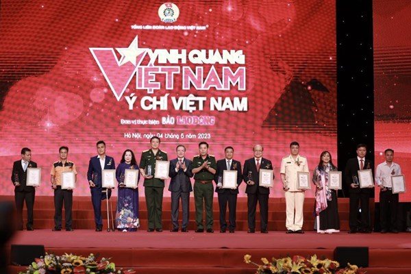Đội tuyển Bóng đá nữ quốc gia được vinh danh tại chương trình Vinh quang Việt Nam - Anh 5