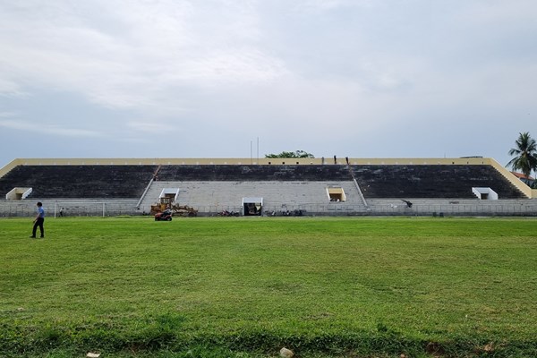 Đẩy nhanh nâng cấp, cải tạo sân vận động Quảng Ngãi - Anh 2