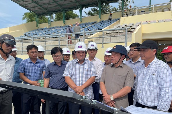 Đẩy nhanh nâng cấp, cải tạo sân vận động Quảng Ngãi - Anh 5