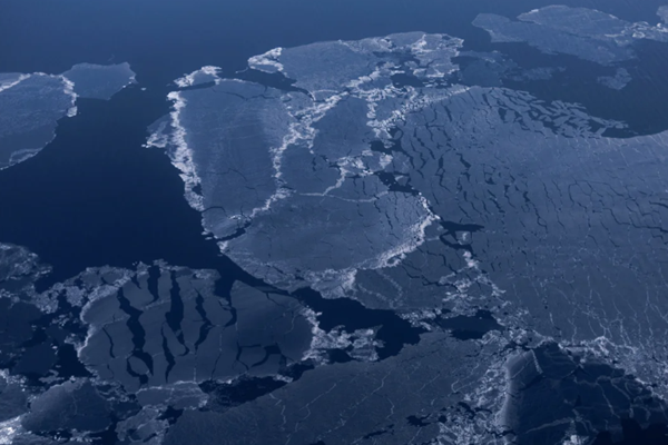 Mùa hè ở Bắc Cực có thể không còn băng vào những năm 2030 - Anh 1