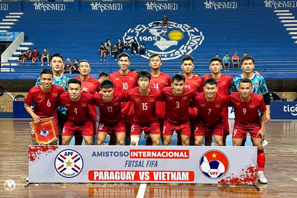 Tuyển Futsal Việt Nam sang Argentina tập huấn - Anh 2