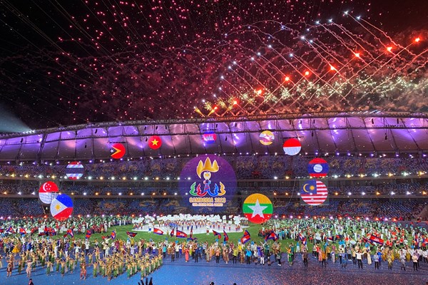 Lễ bế mạc ASEAN Para Games 12: Lời chào ấn tượng của nước chủ nhà - Anh 1