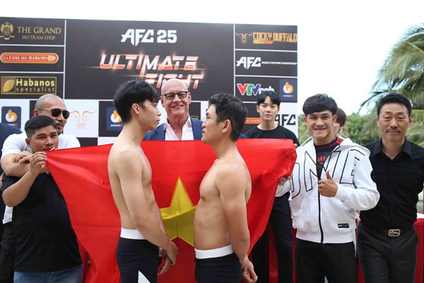 “Độc cô cầu bại” Nguyễn Trần Duy Nhất bỏ ngỏ khả năng thi đấu tại giải MMA tầm cỡ - Anh 3