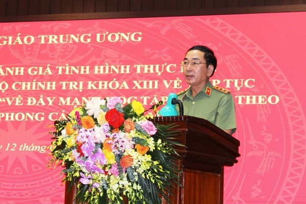Đẩy mạnh học tập và làm theo Bác gắn với phát huy hệ giá trị quốc gia, văn hoá, gia đình và chuẩn mực con người Việt Nam - Anh 4