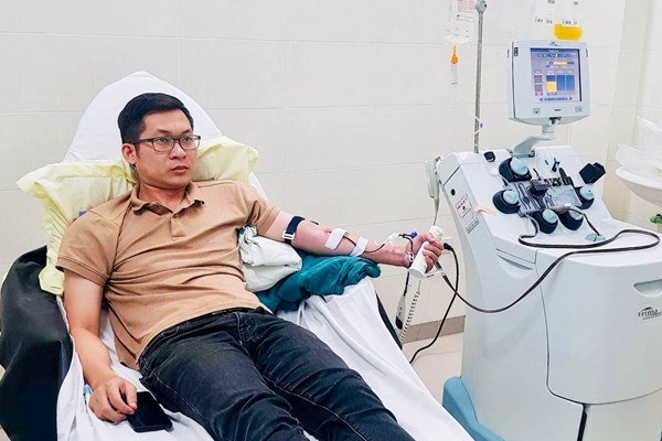 Thầy giáo trẻ 40 lần hiến máu cứu người - Anh 1