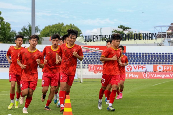 U17 Việt Nam rút danh sách 24 cầu thủ dự giải châu Á - Anh 1