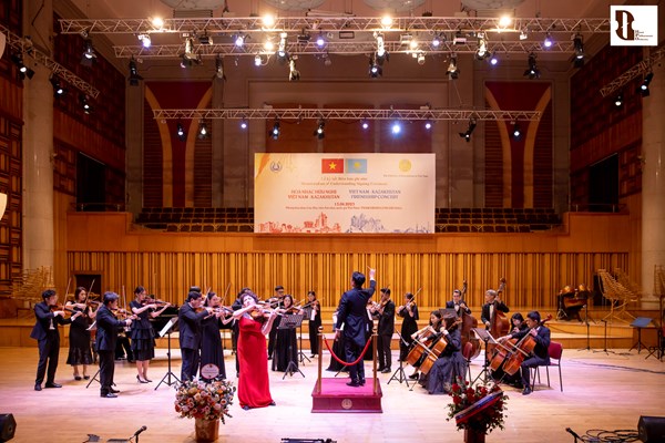 Màn biểu diễn ấn tượng của nghệ sĩ violin Aiman Mussakhajaeva - Anh 2
