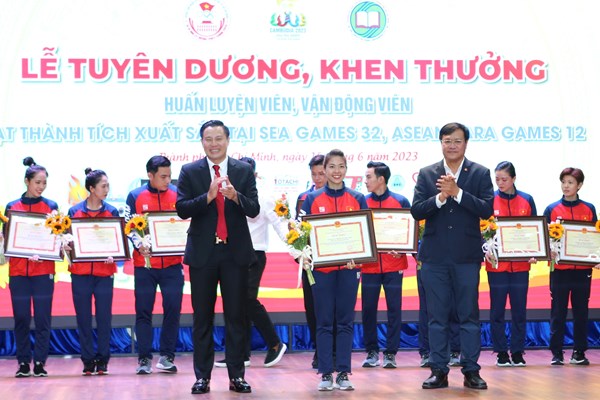 Trung tâm Huấn luyện Thể thao Quốc gia TP.HCM tuyên dương HLV, VĐV đạt thành tích cao tại SEA Games 32 và ASEAN Para Games 12 - Anh 5