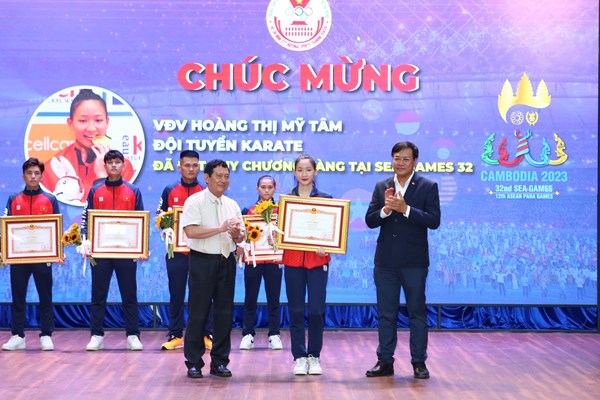 Trung tâm Huấn luyện Thể thao Quốc gia TP.HCM tuyên dương HLV, VĐV đạt thành tích cao tại SEA Games 32 và ASEAN Para Games 12 - Anh 4
