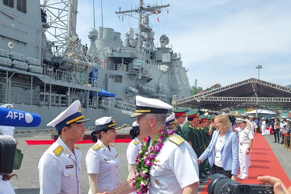 Đoàn tàu Hải quân Hoa Kỳ thăm hữu nghị TP Đà Nẵng - Anh 1