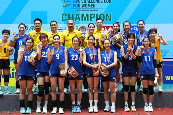 Tuyển bóng chuyền nữ Việt Nam vô địch giải châu Á - Anh 1