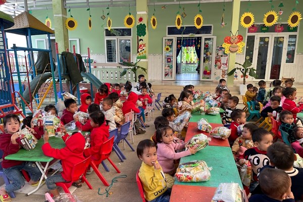 Quảng Nam: Hỗ trợ phát triển giáo dục mầm non vùng khó khăn - Anh 1