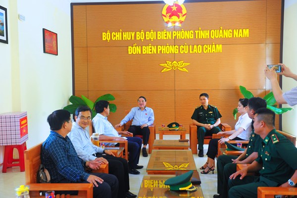 Phó Chủ tịch Quốc hội Nguyễn Đức Hải tiếp xúc cử tri đảo Cù Lao Chàm- Hội An - Anh 3