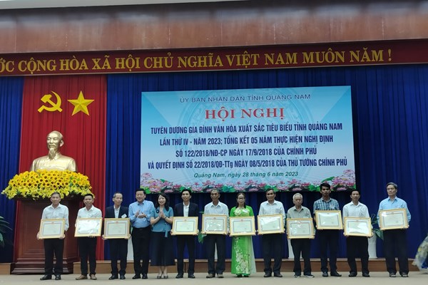 Quảng Nam: Tuyên dương 97 gia đình văn hóa xuất sắc tiêu biểu - Anh 2