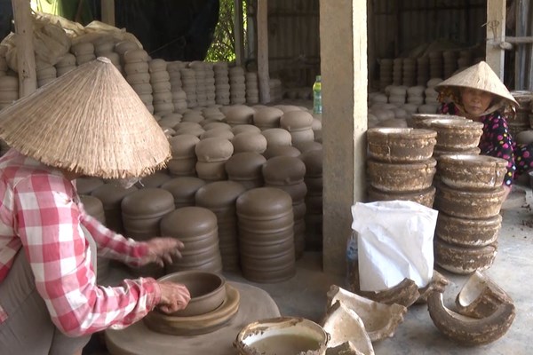 Làng nghề gốm mộc Phổ Khánh bắt nhịp thị trường - Anh 1