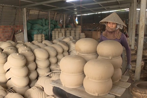 Làng nghề gốm mộc Phổ Khánh bắt nhịp thị trường - Anh 2