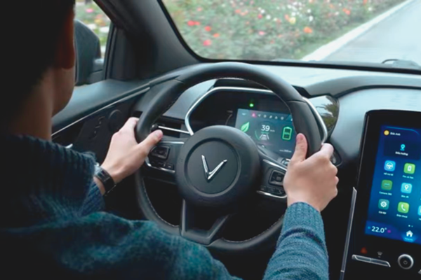 Trợ lý ảo VinFast: Công nghệ AI thay đổi thói quen lái xe của người Việt - Anh 1
