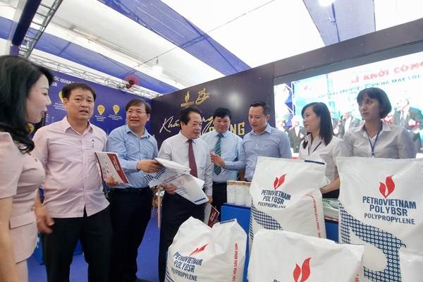 Hội chợ triển lãm sản phẩm tiêu biểu của doanh nghiệp các tỉnh Tây Nguyên - miền Trung và TP.HCM - Anh 2
