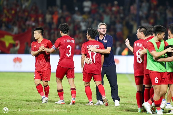 Bóng đá trẻ Việt Nam tham dự nhiều giải đấu quan trọng - Anh 1