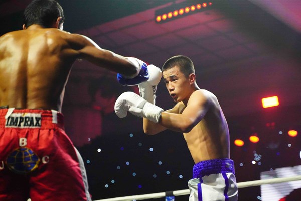 Võ sĩ Việt Nam có chiến thắng knock-out kinh điển tại WBO Global Prelude - Anh 4