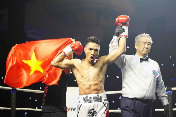 Võ sĩ Việt Nam có chiến thắng knock-out kinh điển tại WBO Global Prelude - Anh 2