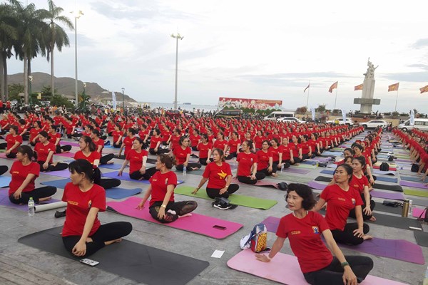 Bình Định hưởng ứng Ngày Quốc tế Yoga năm 2023 - Anh 1