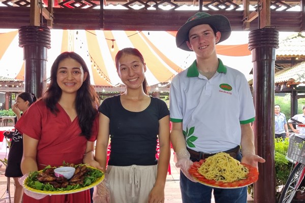 Giao lưu văn hóa ẩm thực Hoa Kỳ - Việt Nam – Lào - Anh 1