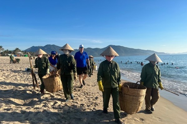 Khánh Hoà phát động chương trình “Hành động Xanh - Vì tương lai Xanh” - Anh 4