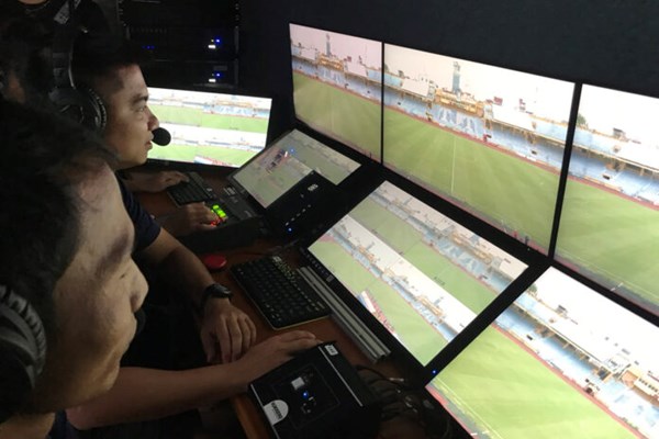 FIFA sẽ giám sát quá trình vận hành VAR tại Việt Nam - Anh 1