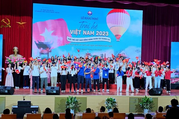 Trại hè VIệt Nam 2023: Kết nối thanh niên Việt Nam ở nước ngoài với trong nước - Anh 2