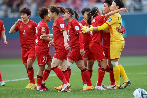 Màn trình diễn quả cảm của tuyển nữ Việt Nam trước đội bóng số 1 thế giới - Anh 4