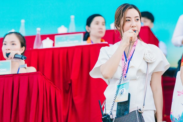 Tổng đạo diễn Lê Hải Yến kể chuyện hậu trường show diễn “Dòng sông kể chuyện” - Anh 1